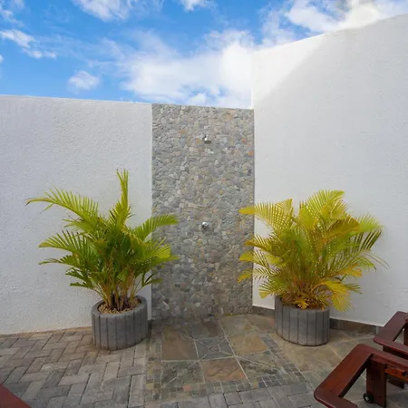 Golden Square Villa & Private Pool Flic en Flac Exterior photo
