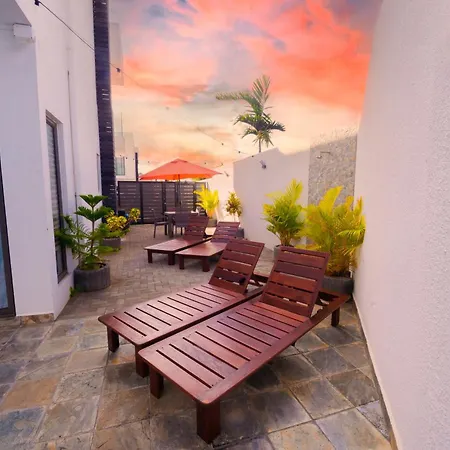 Golden Square Villa & Private Pool Flic en Flac Exterior photo