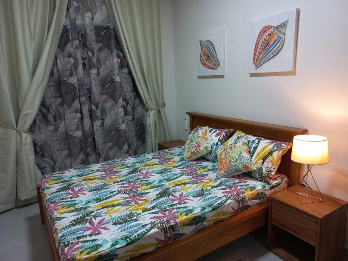 Golden Square & Private Pool Apartment *