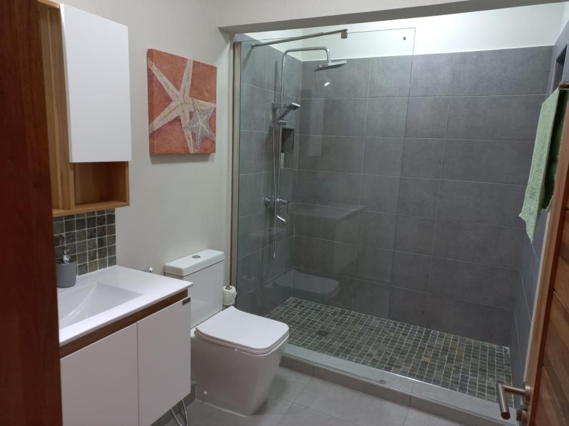 Golden Square & Private Pool Apartment